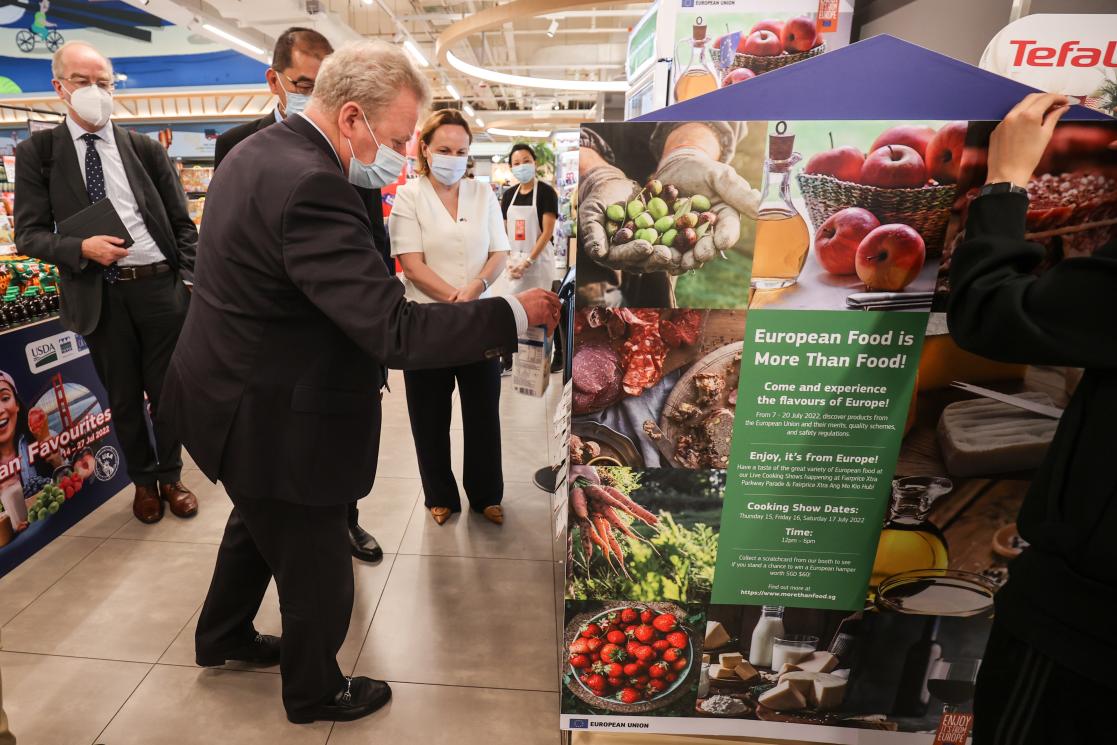 Commissioner promoting European food - Fair Price Xtra