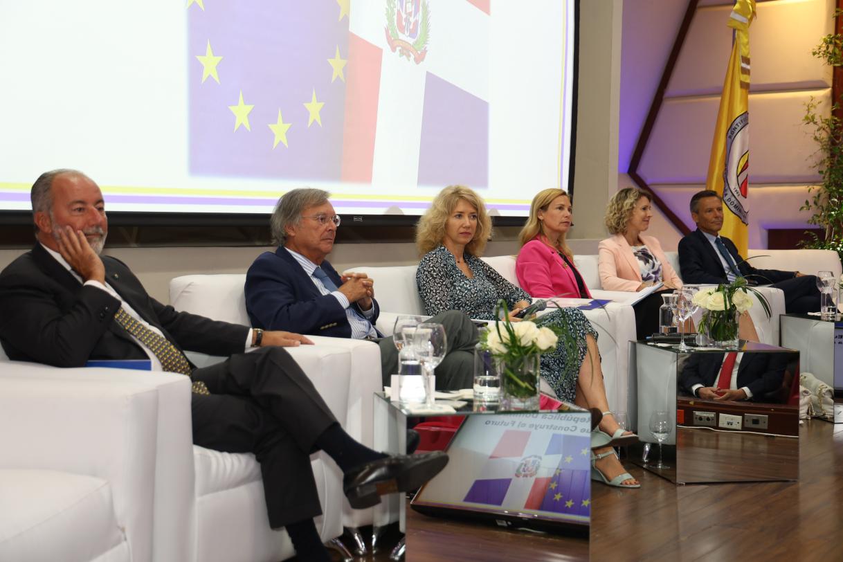 Los embajadores europeos y la VP Raquel Peña conversan sobre las relaciones UE-RD
