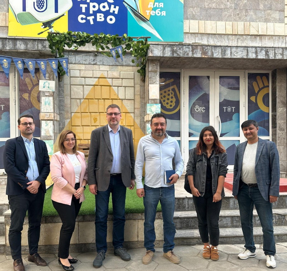 EUSR Eduards Stiprais engaged with several civil society actors like ACTED.