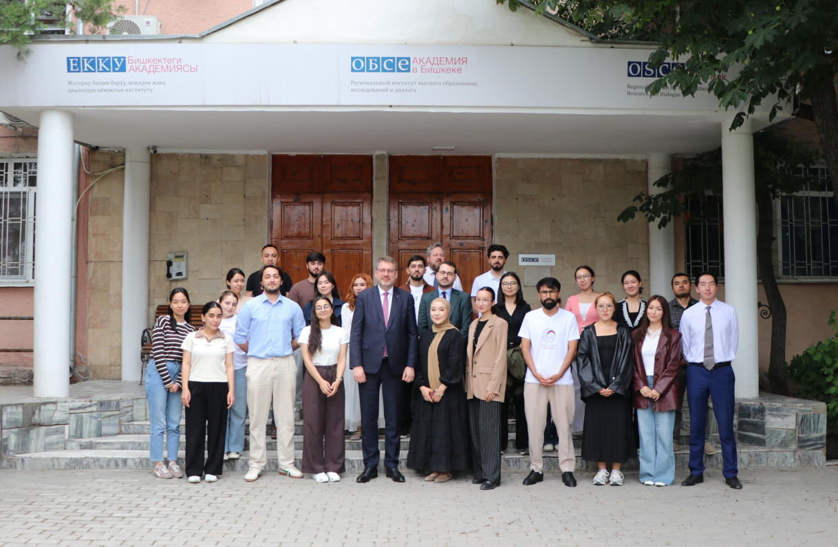 EUSR Eduards Stiprais met with the OSCE Academy’s management and engaged with students from Central 