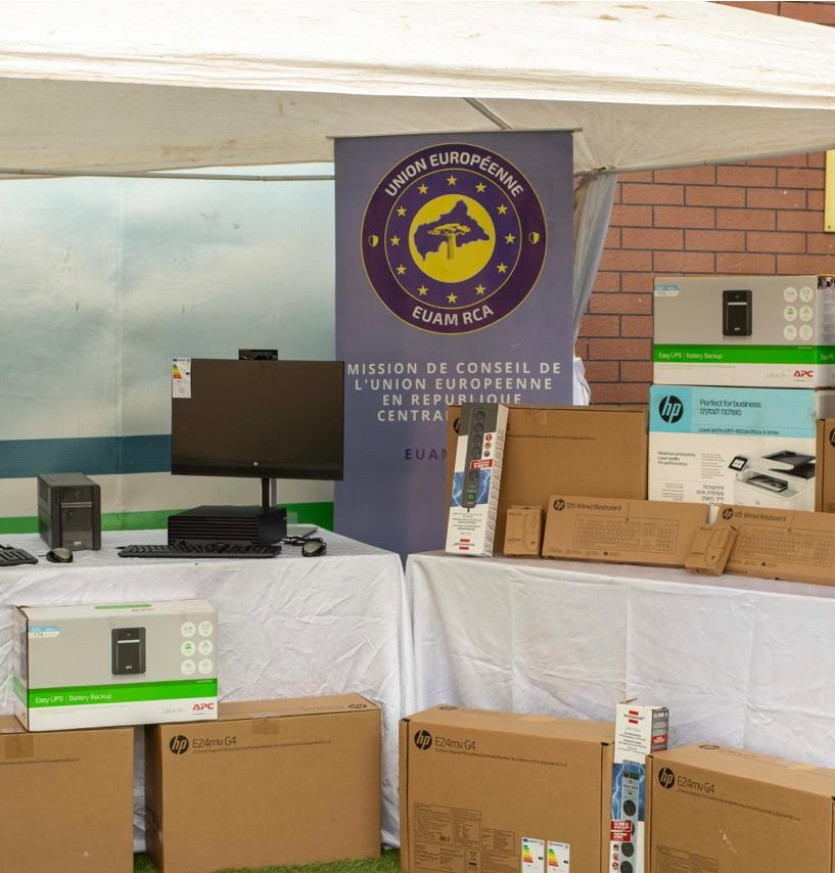 Remis 261 équipements informatiques