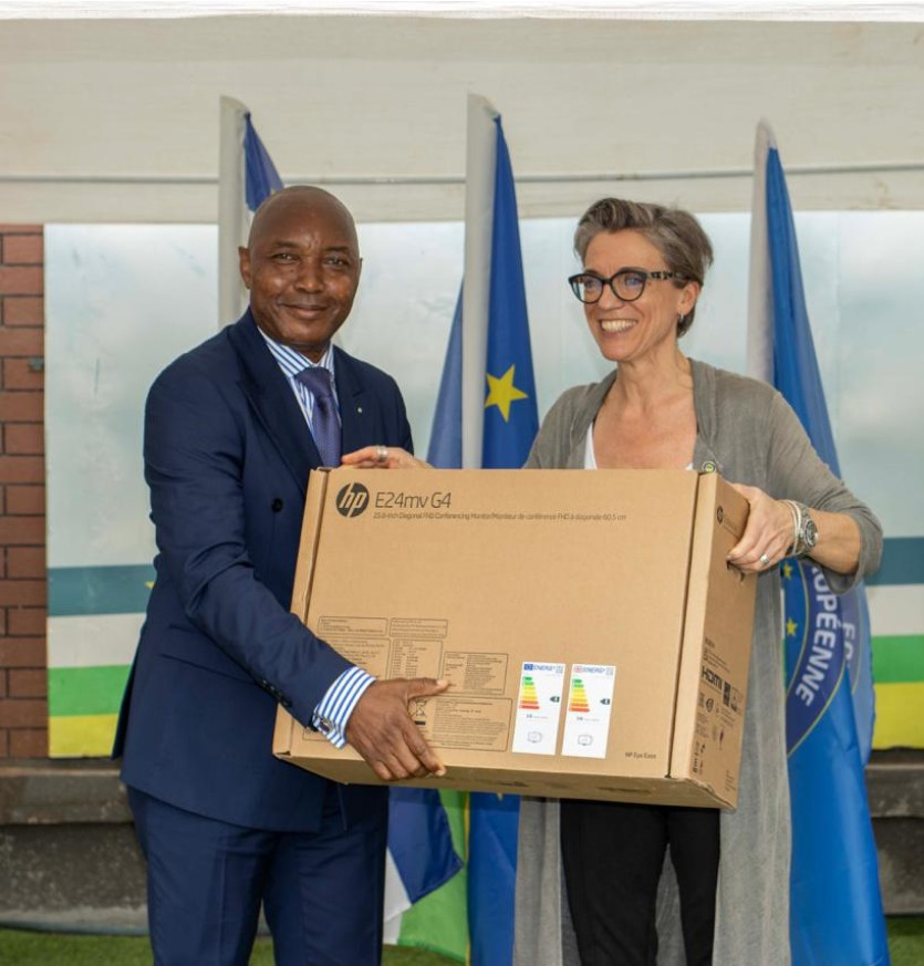 Remis 261 équipements informatiques