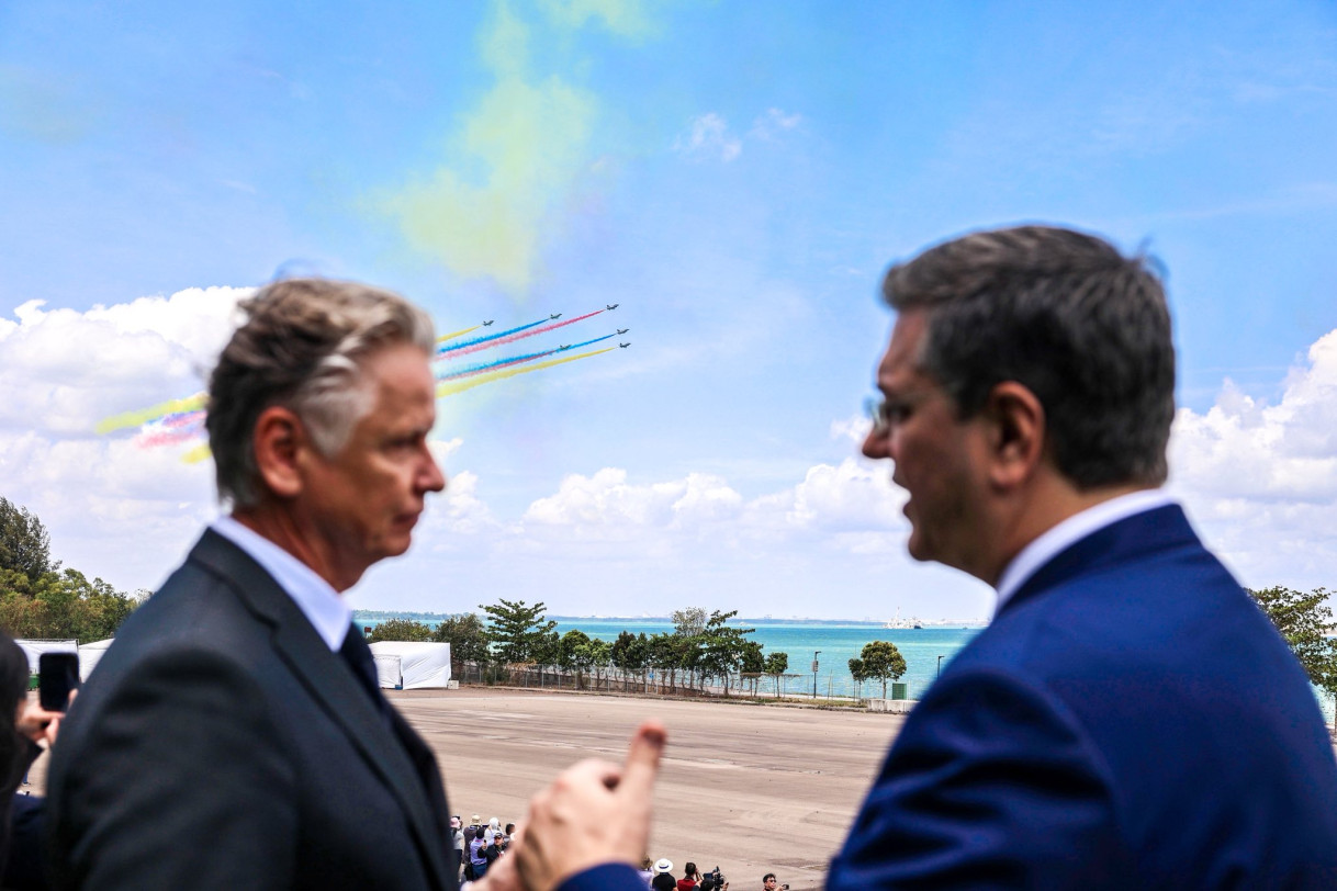 Commissioner with EU Ambassador to Singapore Artis Bertulis