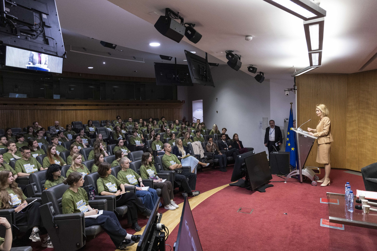 EU High Representative Kaja Kallas meets a delegation from the Ukrainian Leadership Academy