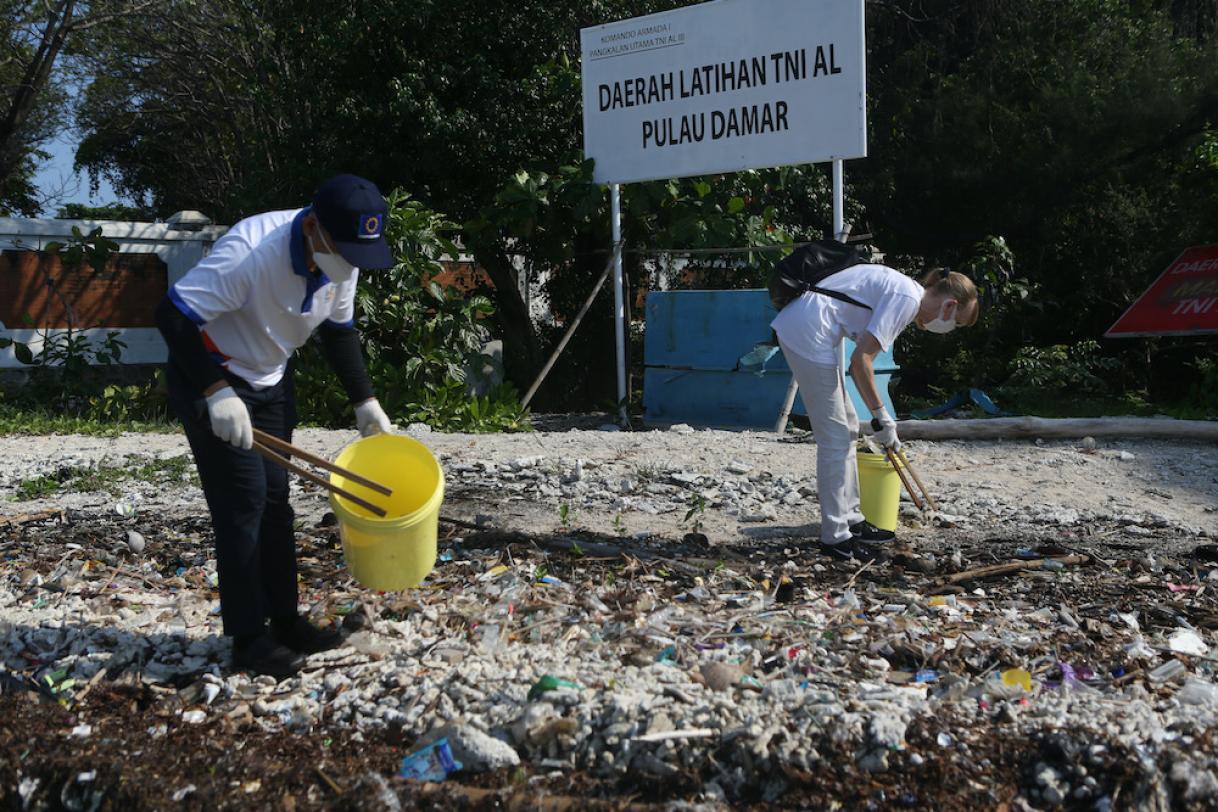 #EUBeachCleanup at Damar Island