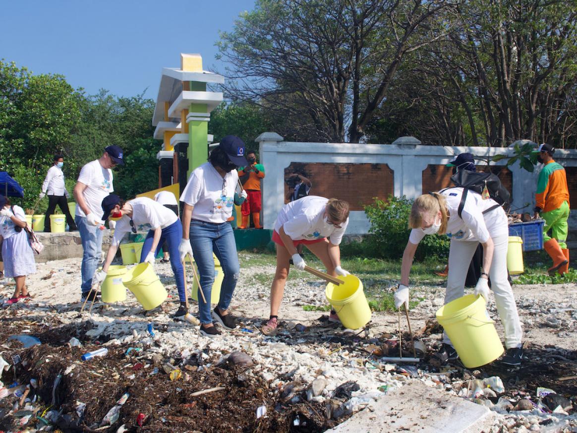 #EUBeachCleanup at Damar Island