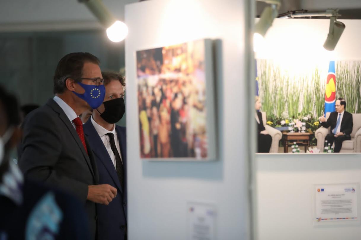 Gunnar Wiegand and Igor Driesmans