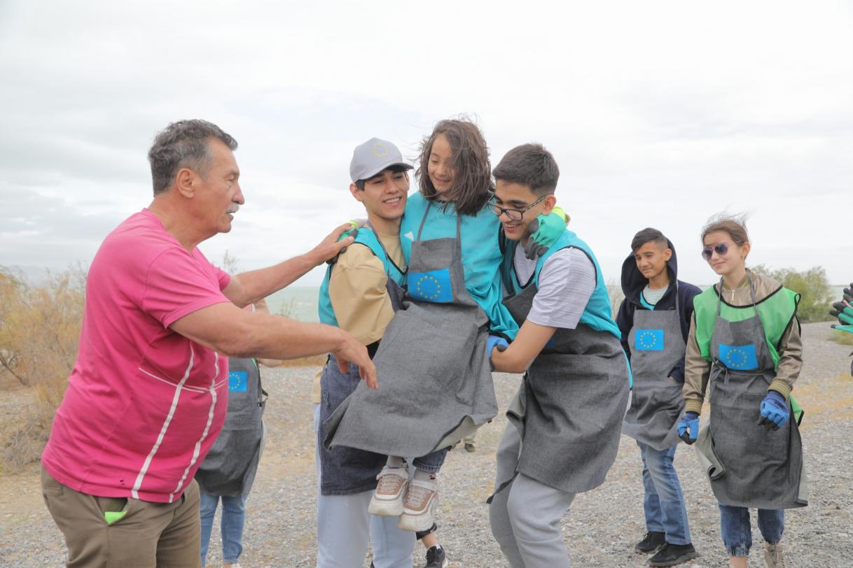 EU Delegation promotes sports and teaches nature survival skills to youth