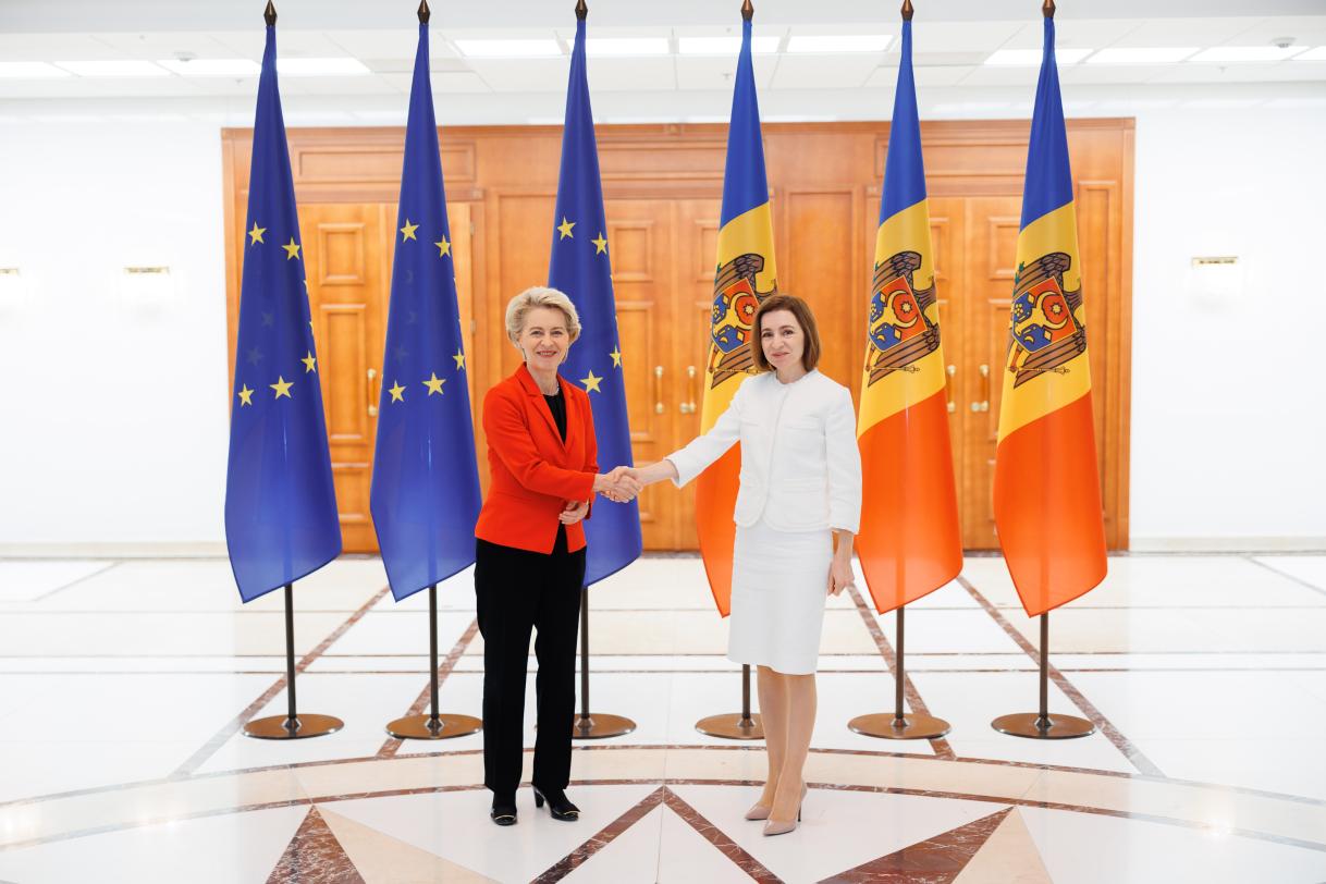 EC President von der Leyen and Moldovan President Sandu