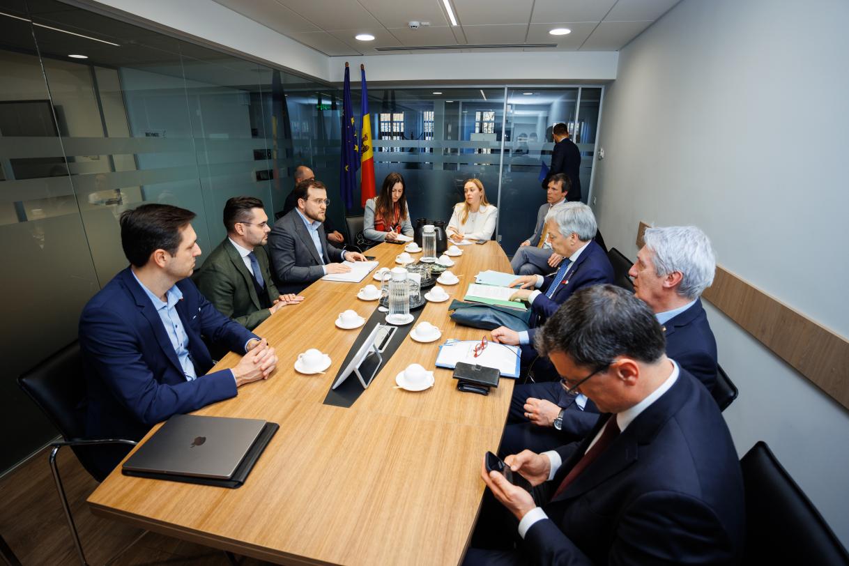 Didier Reynders, EU Commissioner for Justice meeting civil society organizations in Moldova