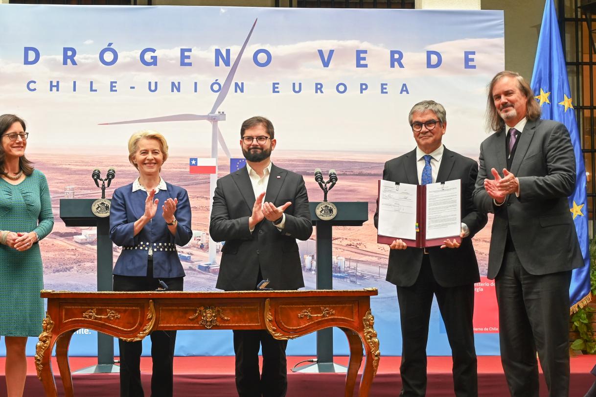 Firma Lanzamiento Hidrógeno