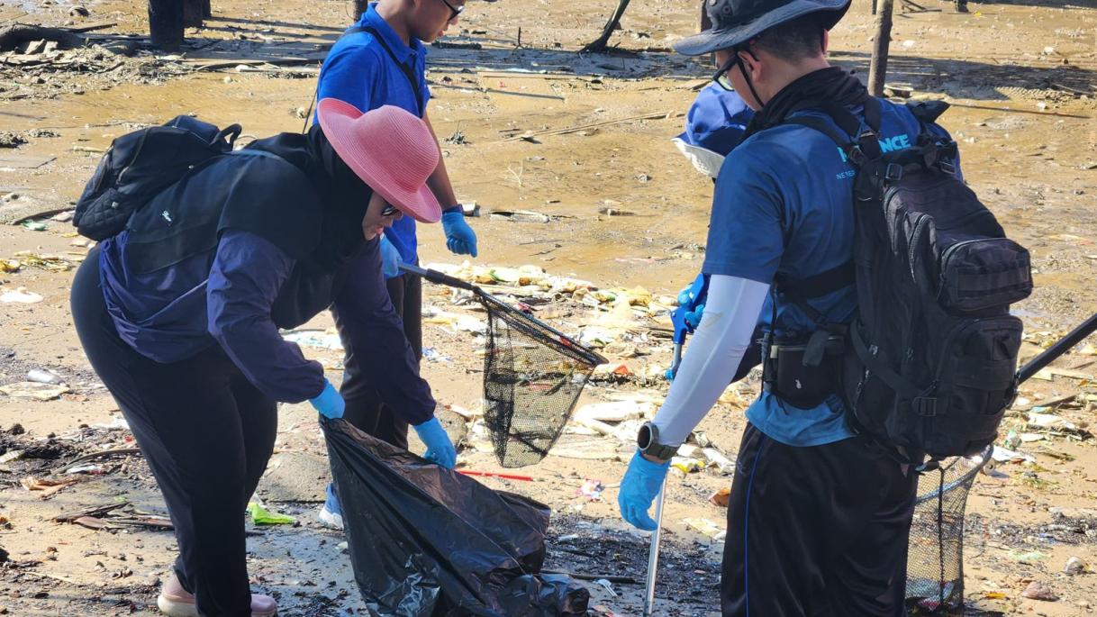 EU-ASEAN Green Diplomacy Week 2023 in Brunei: River Cleanup at RIPAHS Bridge