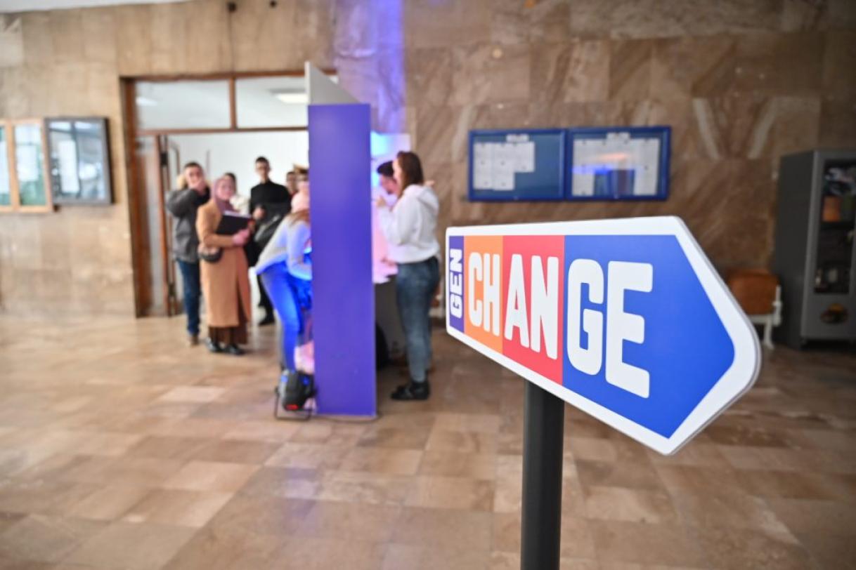 Ambassador Sattler and Students Discuss a Greener Future in Zenica, and launch #GenChange Project