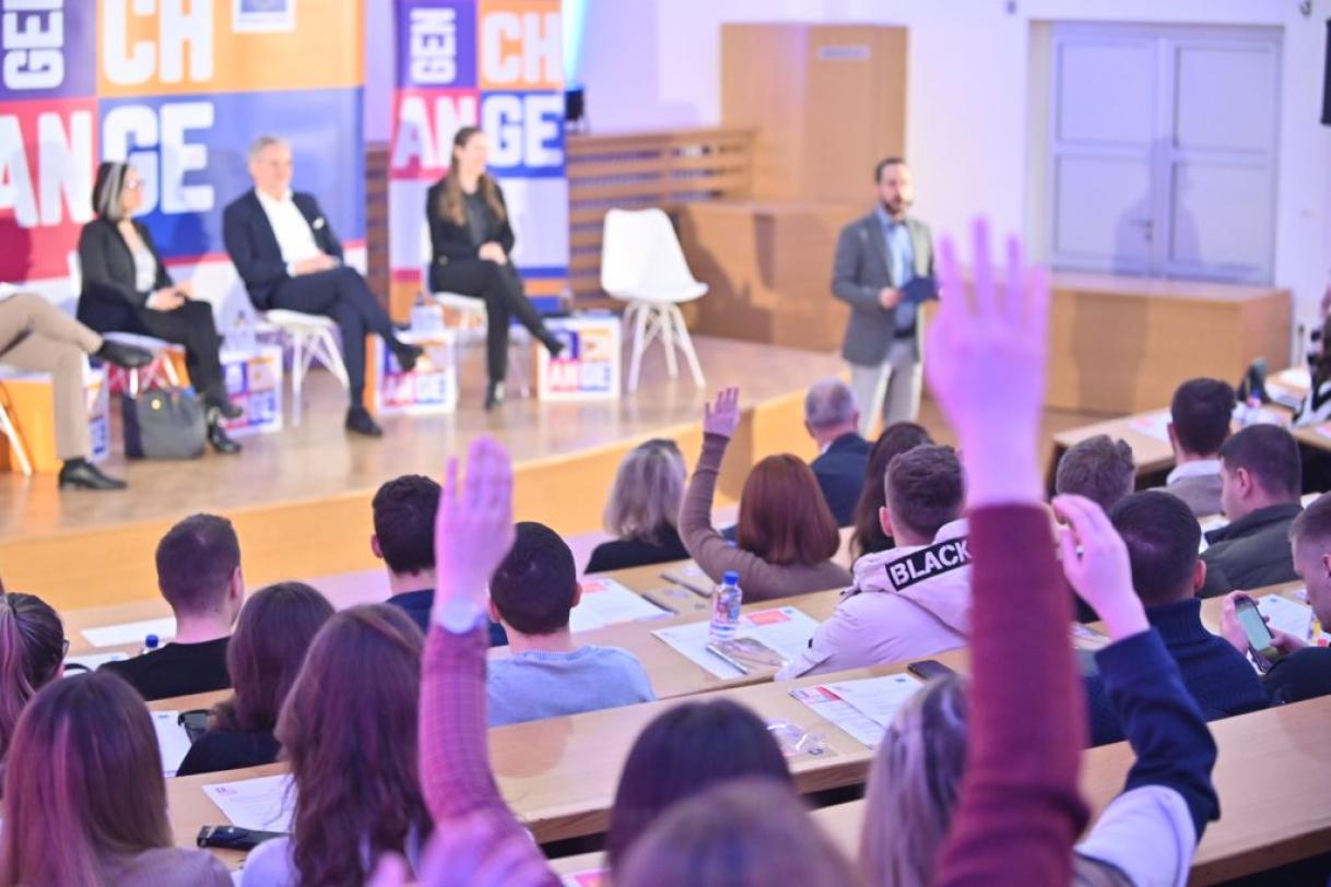 Ambassador Sattler and Students Discuss a Greener Future in Zenica, and launch #GenChange Project