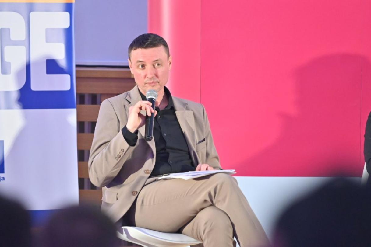 Ambassador Sattler and Students Discuss a Greener Future in Zenica, and launch #GenChange Project