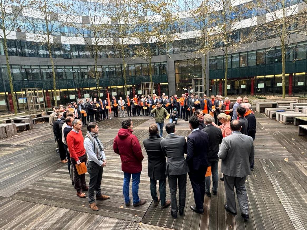 Men at EEAS form O for Zero Tolerance for violence agaisnt women at EEAS courtyard as part of the #16days of activism