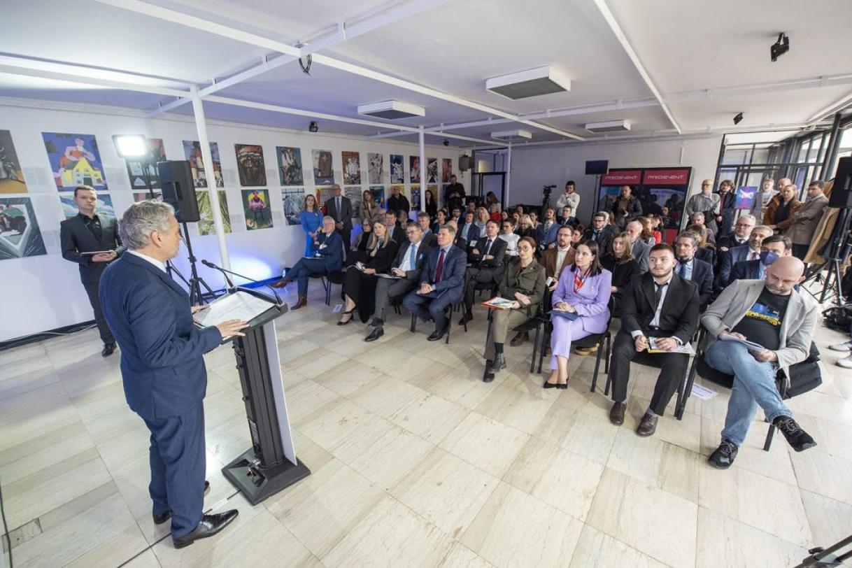 “Even in the darkness, there is light” – an exhibition of 100 inspiring stories about Ukrainian struggle, unity and indomitability opened in Sarajevo