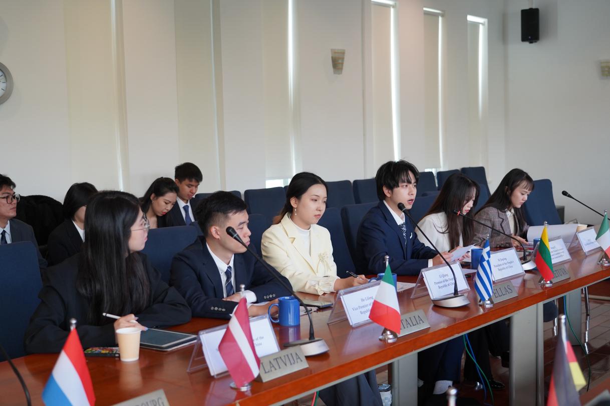 20241121_DELCHN_Tsinghua model EU-China Summit_04.jpg