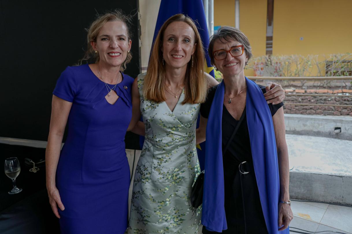 European Union, CR