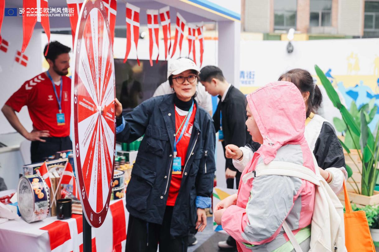 DELCHN_20250412_ECS CD_booths (4).JPG