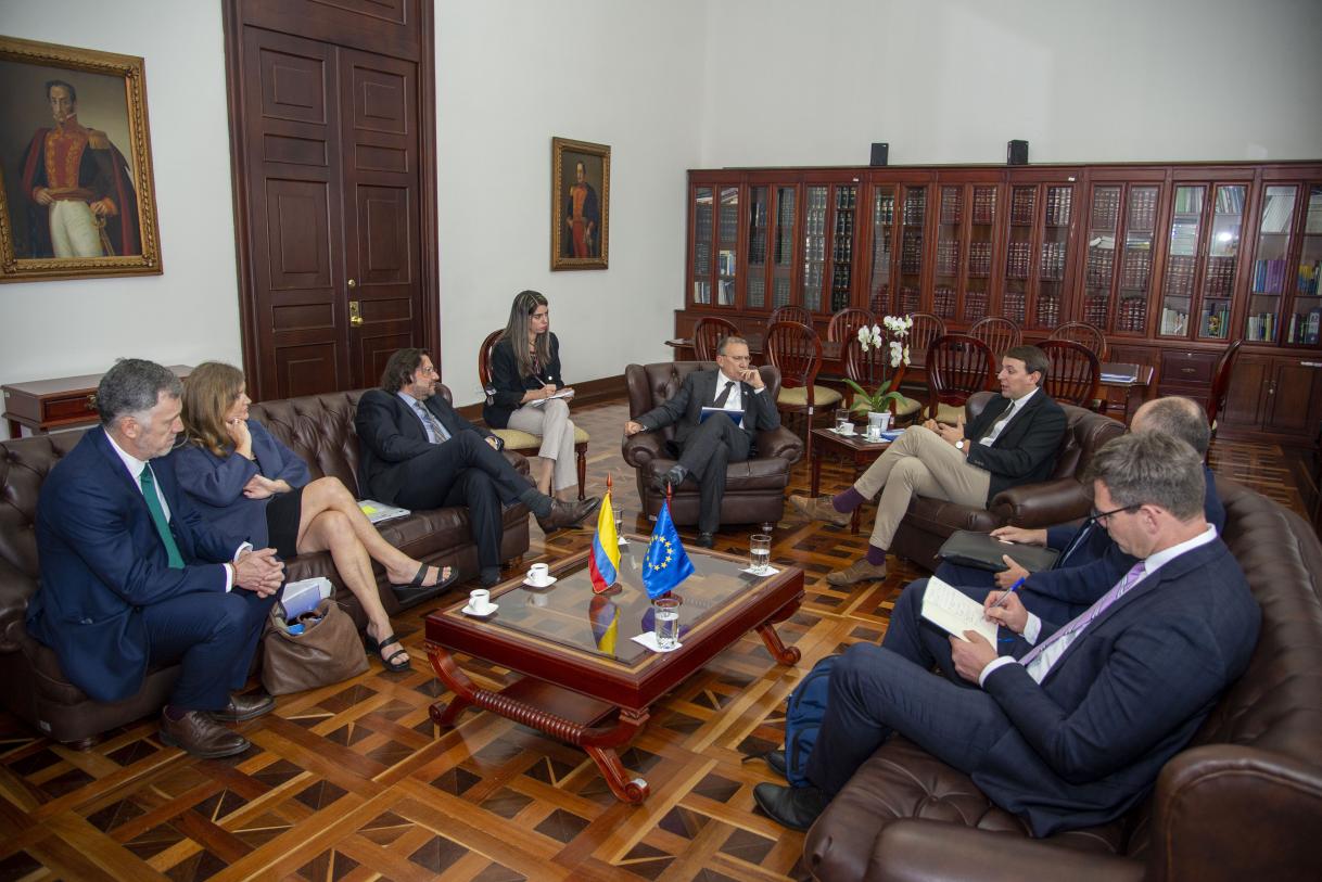 Entrega del Informe Final al presidente del Congreso