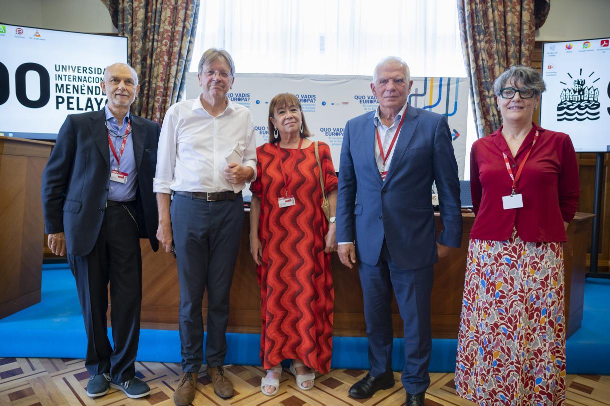 Speakers: Giorgio Anselmi (European Federalist Movement), Guy Verhofstadt (Co-Chair of the Conference of the Future of Europe), Josep Borrell. Moderator: Anna Terrón (Directora, FIIAP)