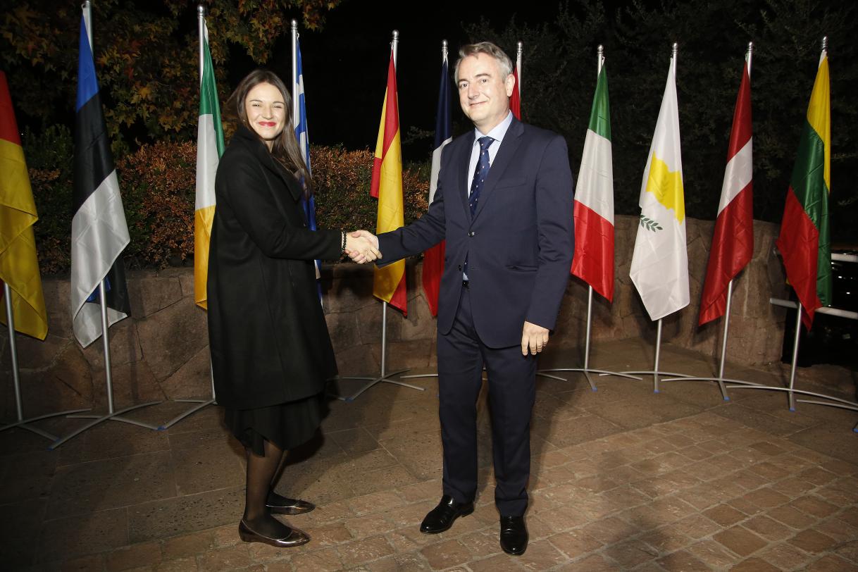 Saludo Irina Karamanos