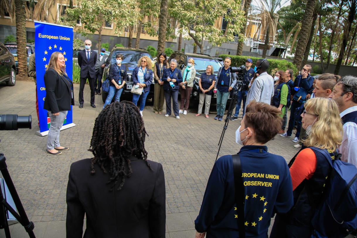 Beata Martin-Rozumiłowicz, Deputy Chief Observer of the EU EOM Kenya 2022 addressing Long-term observers prior to their deployment