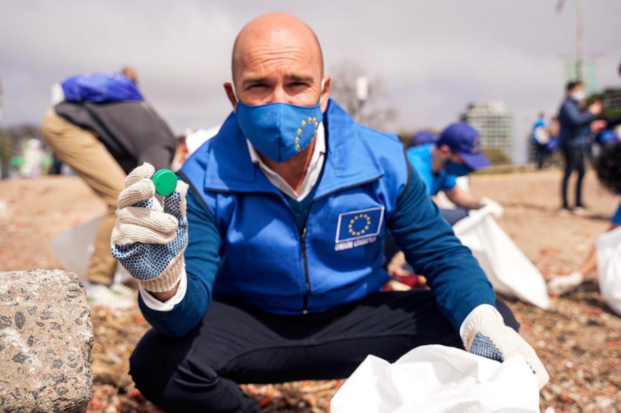 Cleaning day of the Río de La Plata