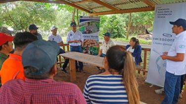 Reunión con benefi ciarios del proyecto Paraiso Verde