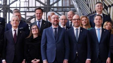 EU rådets president med EØS ledere