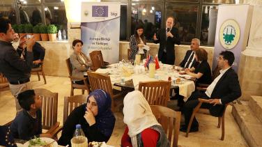 Şanlıurfa Büyükşehir Belediyesi ile ortaklaşa organize edilen Suriyeli mülteciler ve ev sahibi toplum üyeleri ile iftar yemeği