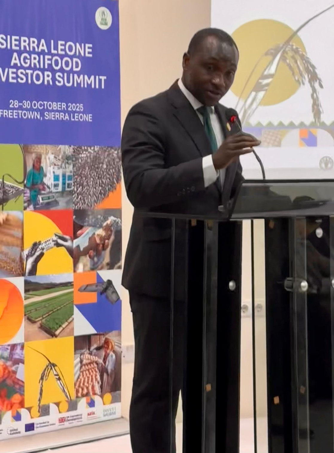 Agriculture Minister, Hnery M. Kpaka delivering remarks on the Government aganda 