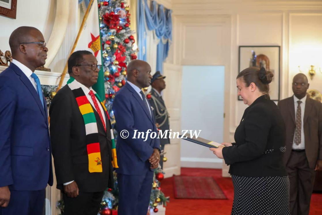 Ambassador Hagemann Present Credentials in Zimbabwe