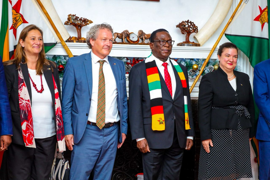 sador Hagemann presents credentials to President Mnangagwa of Zimbabwe.
