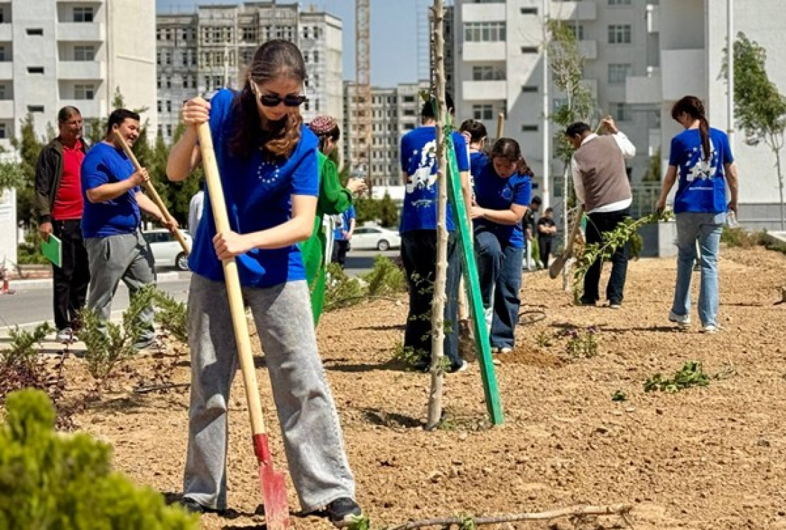 Eco-Mentoring project promotes environmental awareness among school students in Ashgabat