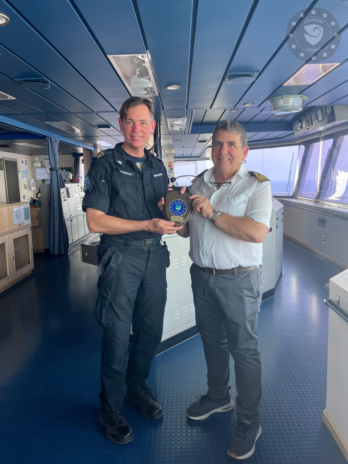 EUNAVFOR ASPIDES: Visit of Force Commander to a MV