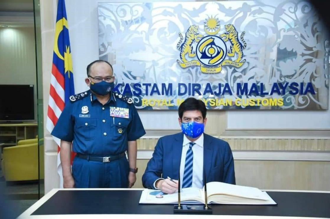 Storyline jinsiy porno video Eng seksual geylar ishtirokidagi porno