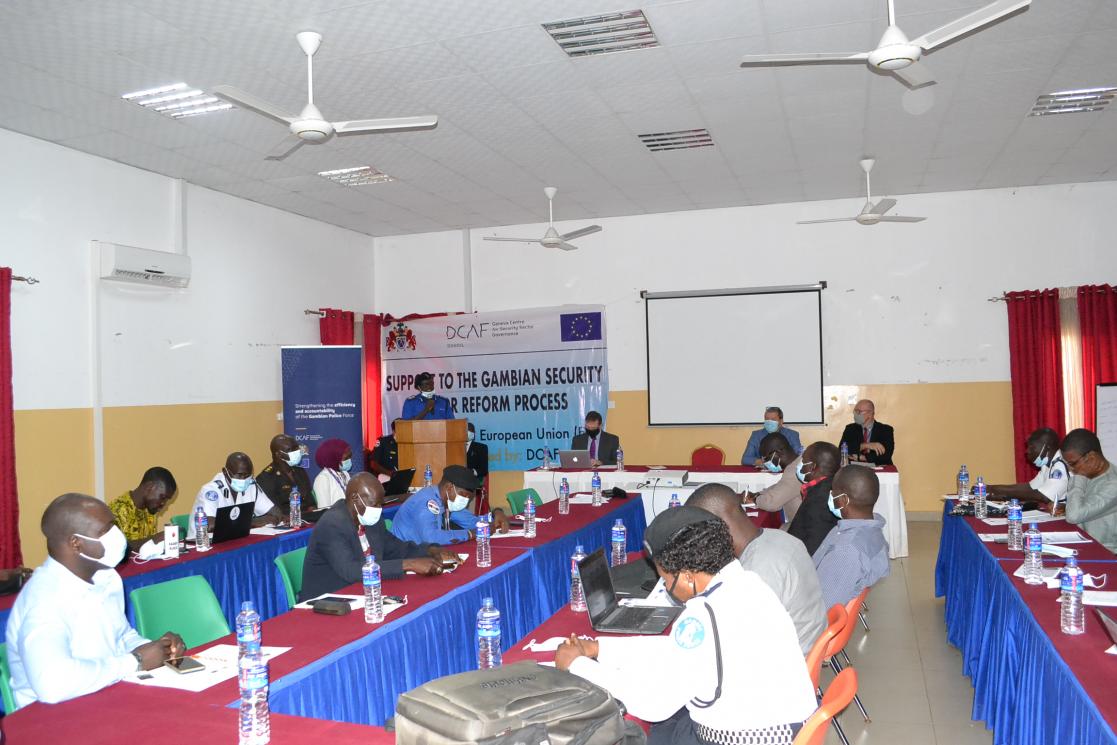 Speakers and audience of roundtable