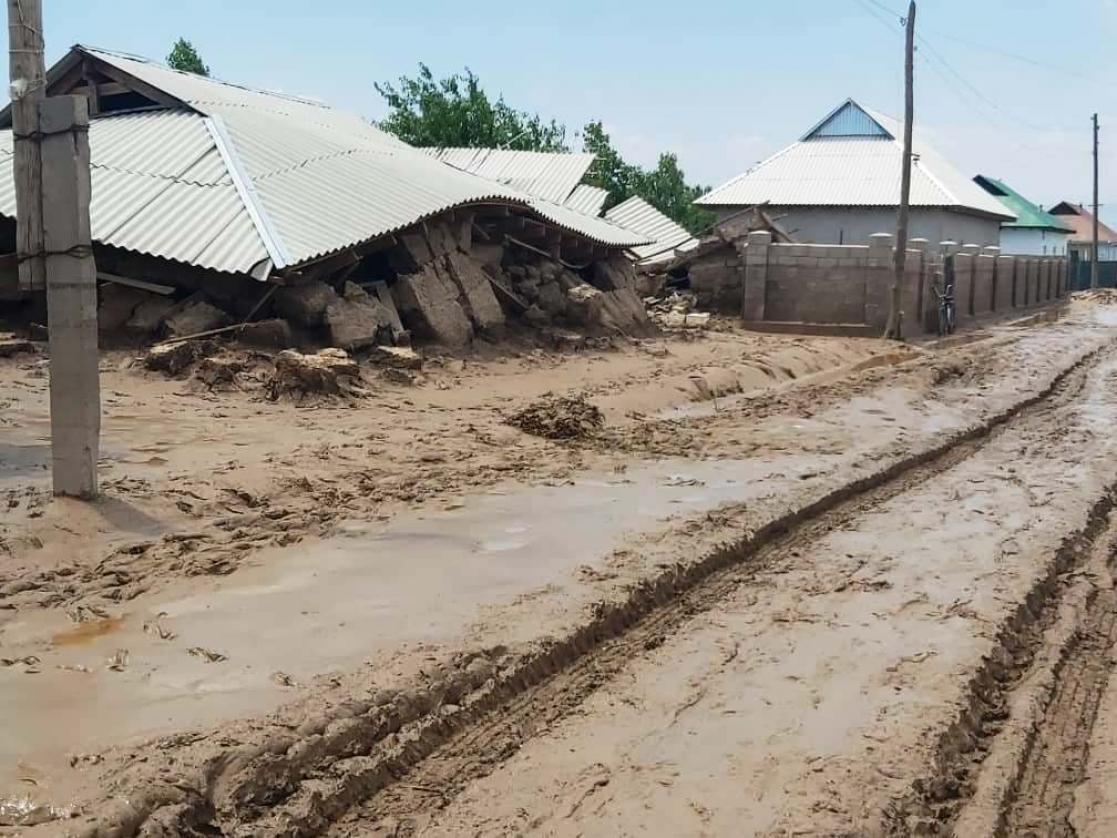 street of houses one destroyed