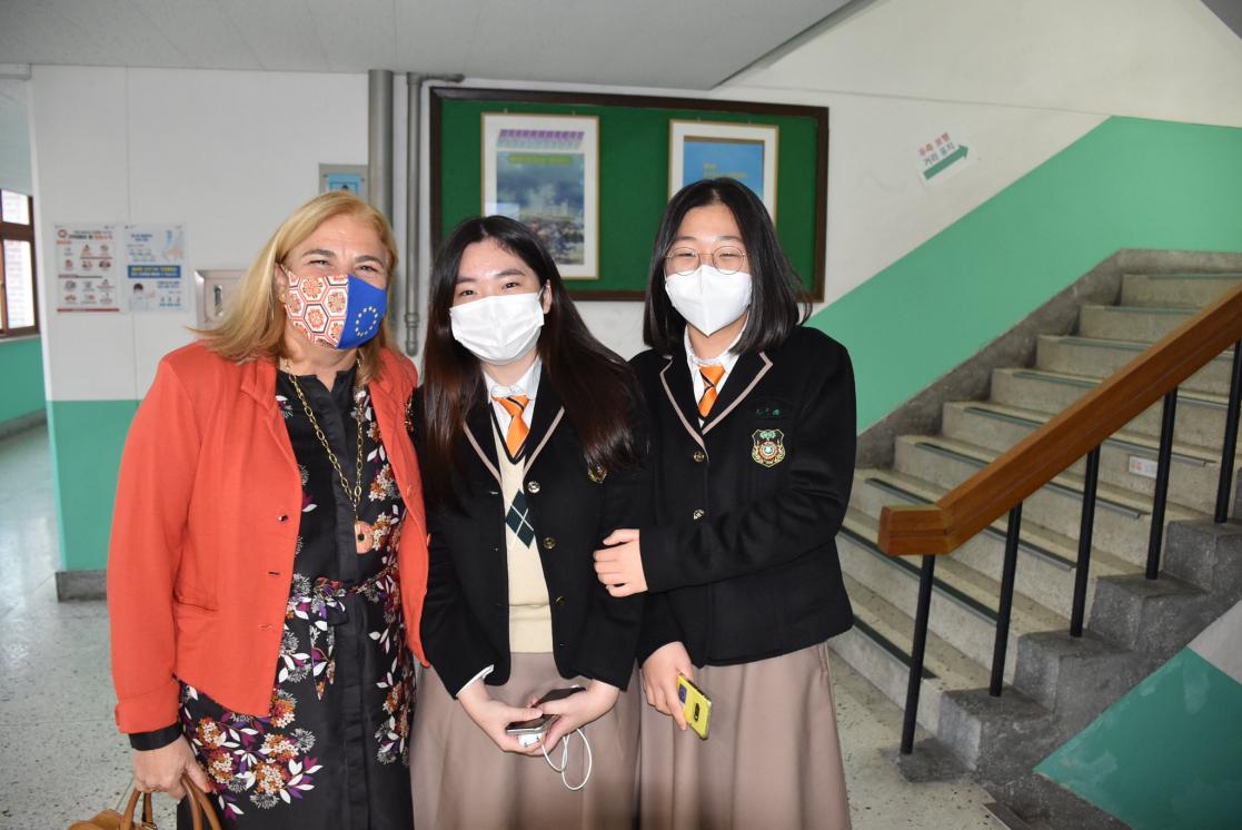 A woman with two pupils