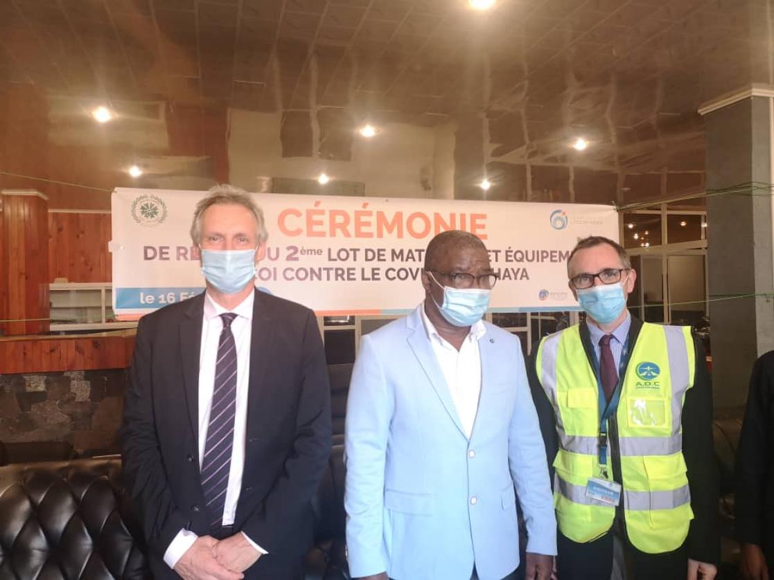 Three men with sanitary mask