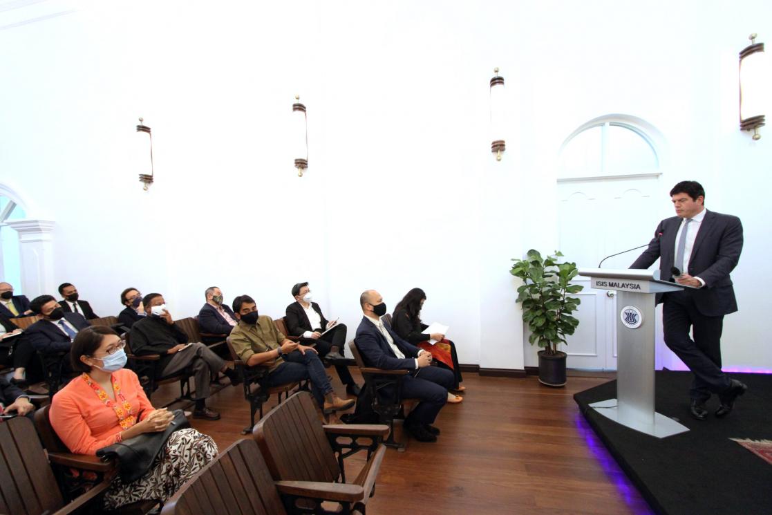 Public and speaker during a presentation