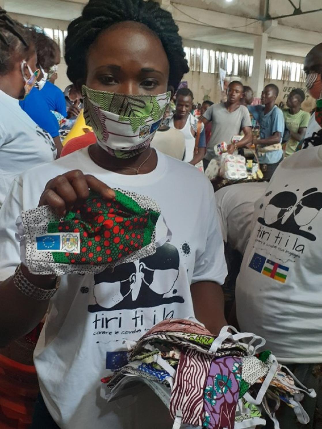 Woman wearing a sanitary mask