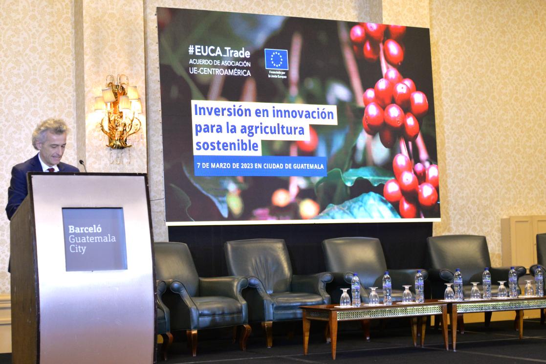 Inauguración del Foro sobre inversión en innovación para la agricultura sostenible por parte de Alberto Cortezón, Jefe de Cooperación de la UE en Guatemala