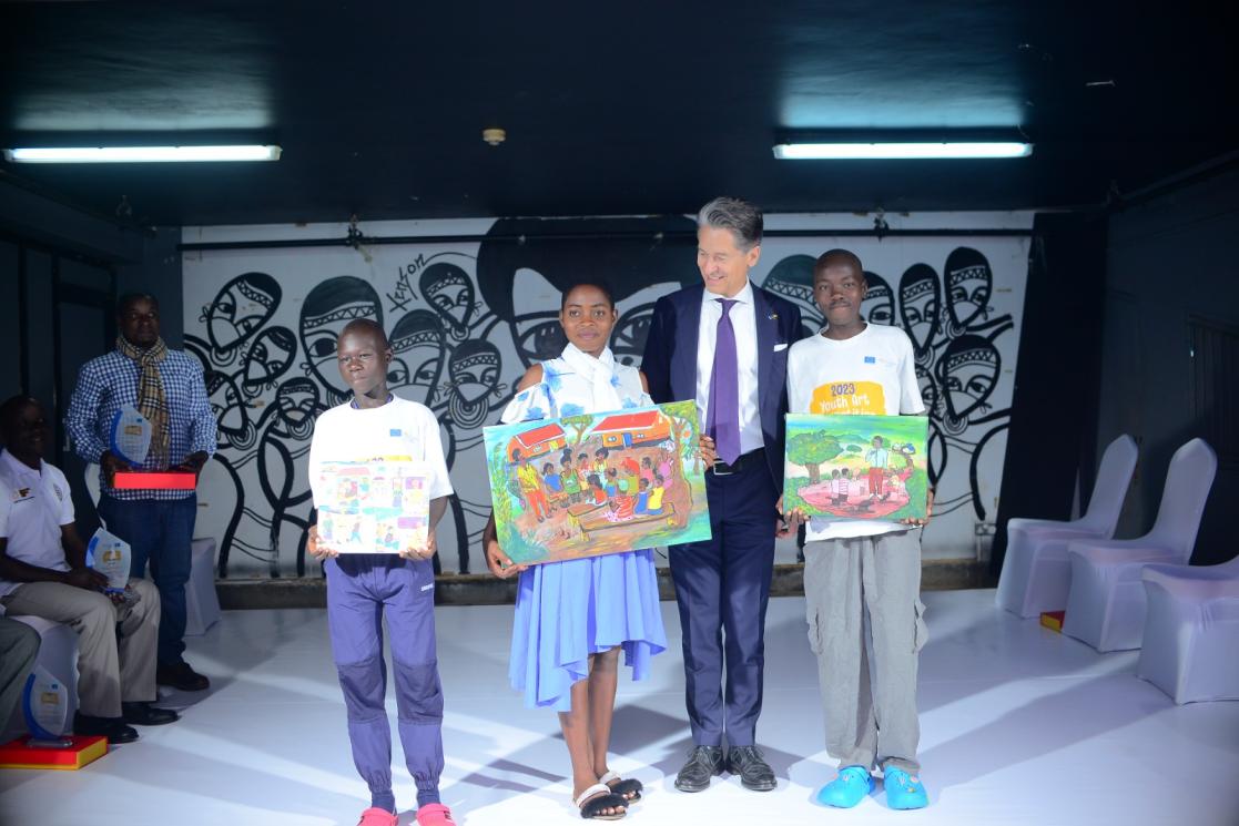 EU Ambassador Jan Sadek recognises winners of the EU Art Exhibition