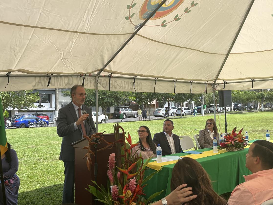 En inaguración de obras en San Joaquín de Flores