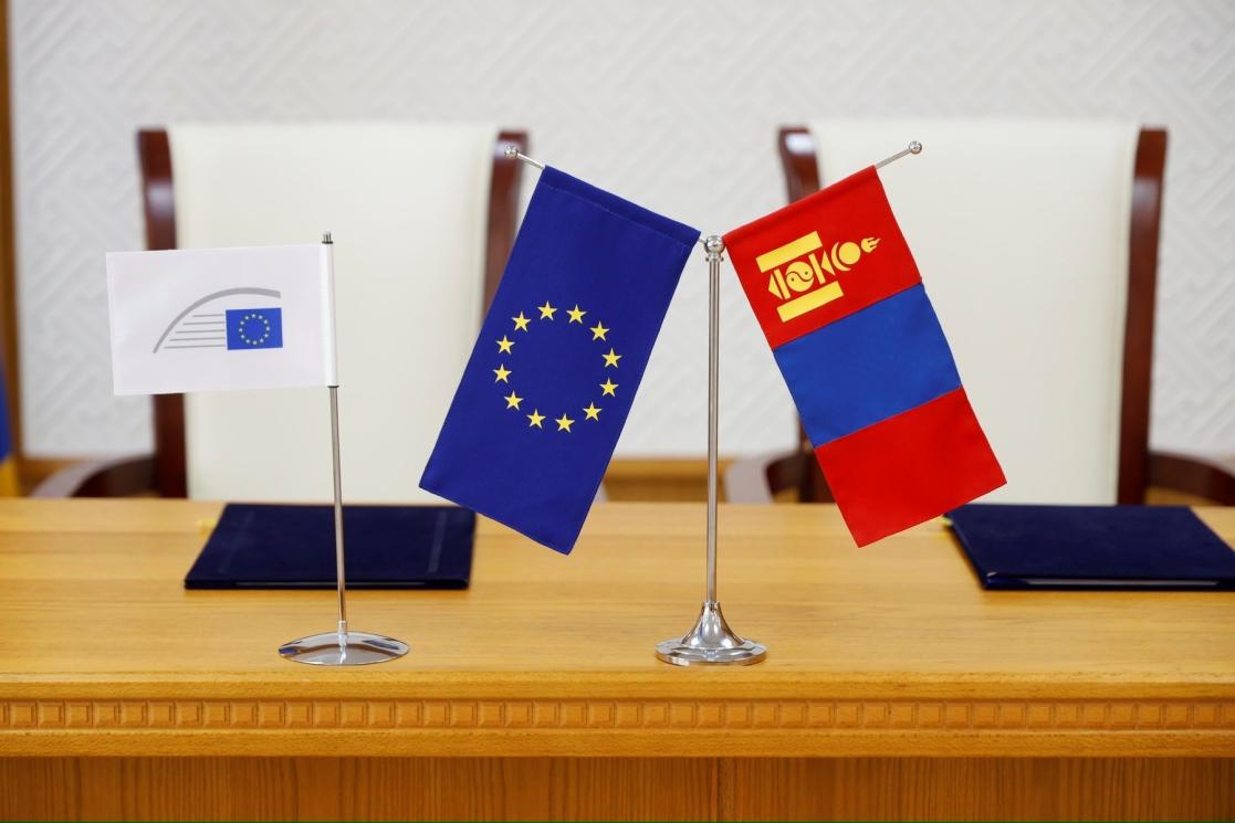 Flags EIB EU Mongolia