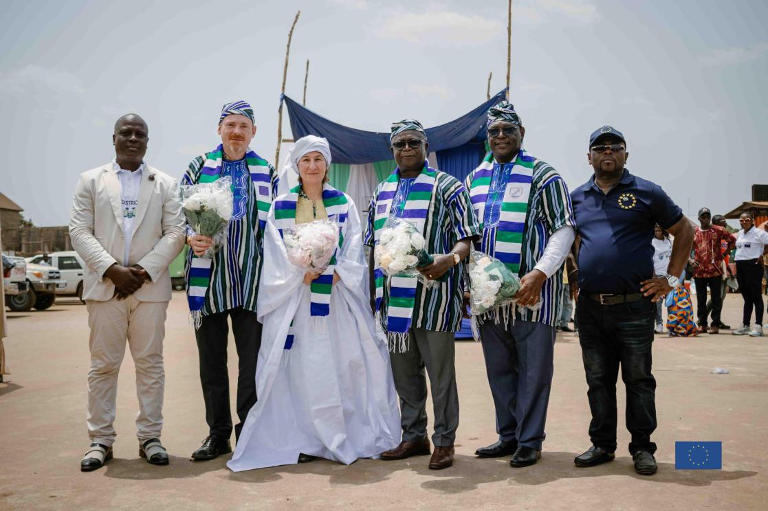 EEAS MD Africa, Rita Laranjinha sandwiched by EU Ambassador, Minister of Local Government and other officials