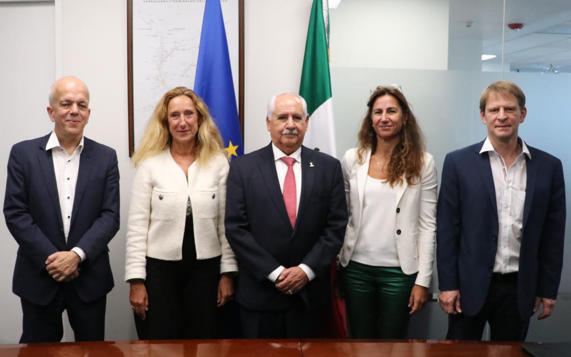 Firma de carta de intención para la modenrización del sector ferroviario mexicano